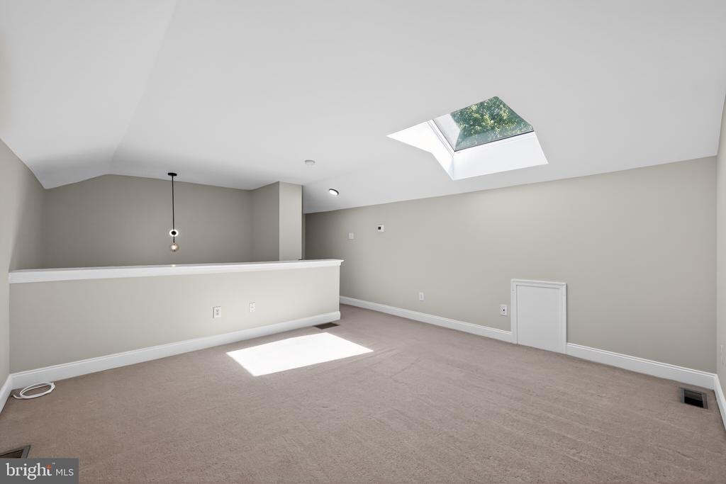 45 SAGEWOOD DRIVE 18