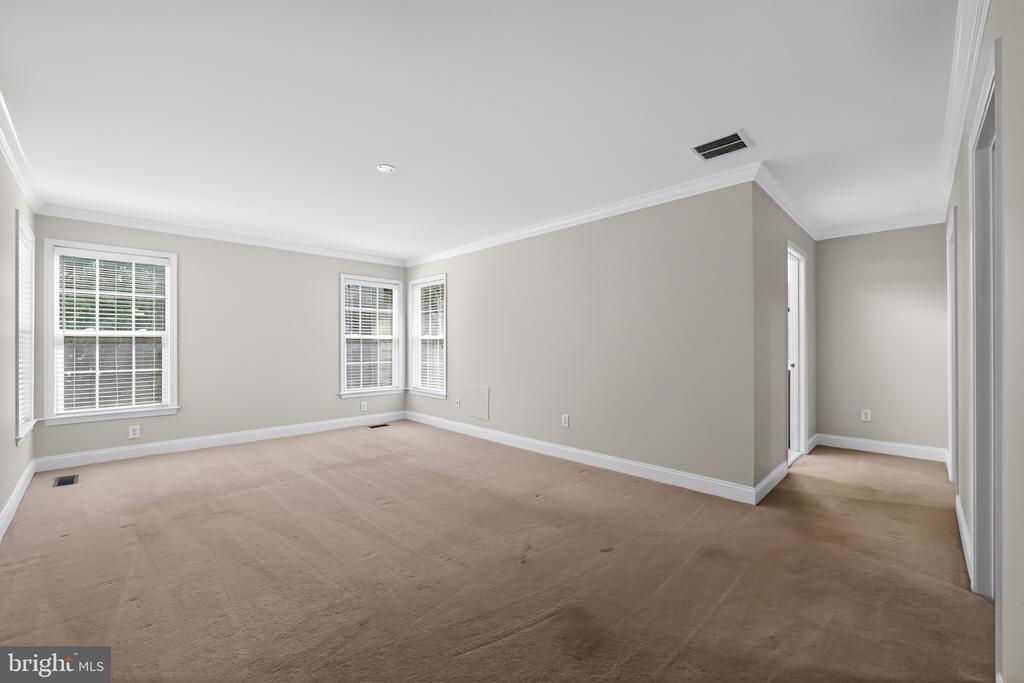 45 SAGEWOOD DRIVE 18