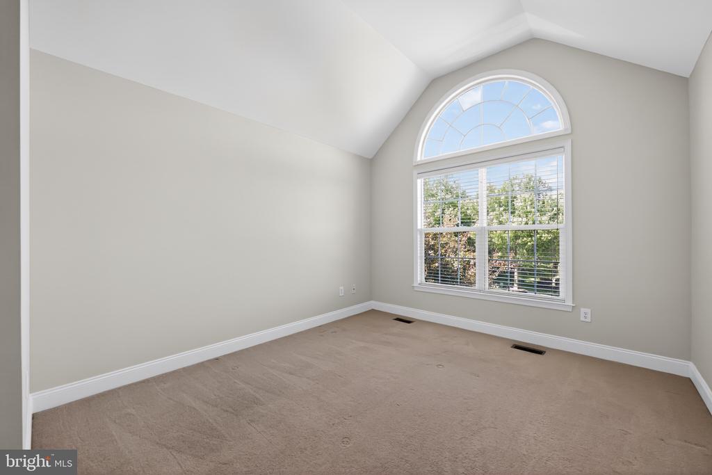 45 SAGEWOOD DRIVE 18