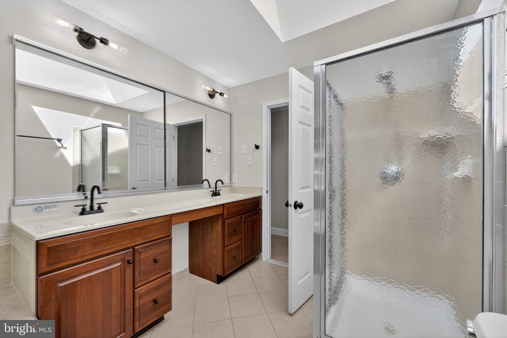 45 SAGEWOOD DRIVE 18