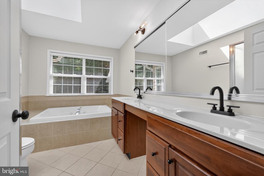 45 SAGEWOOD DRIVE 18