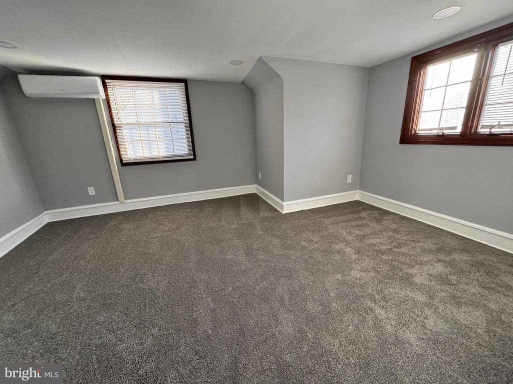 54 Ardmore Ave