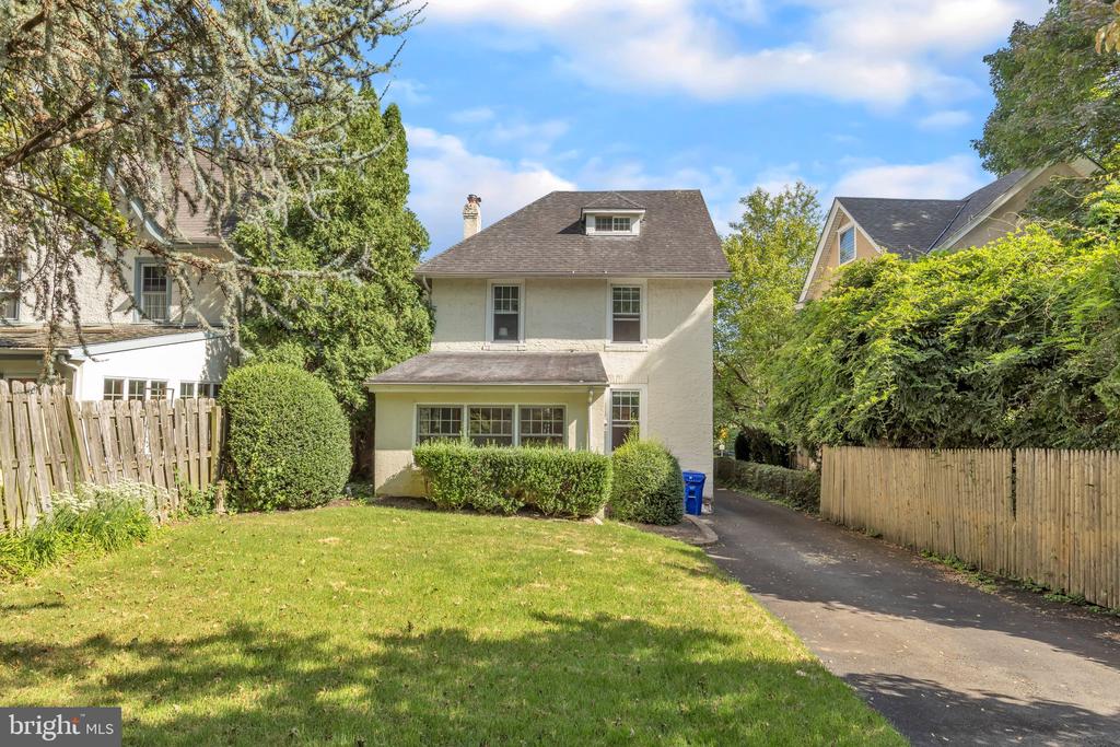8120 Fairview Rd