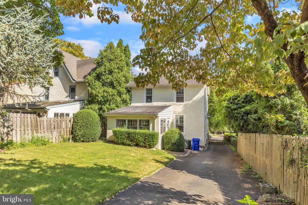 8120 Fairview Rd