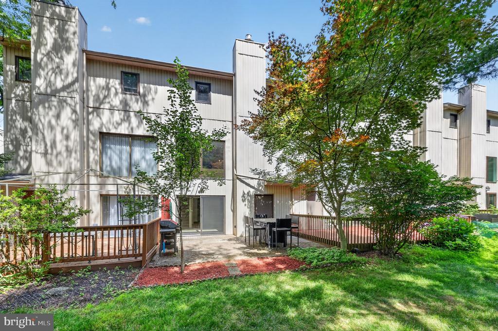 1601 SENECA RUN