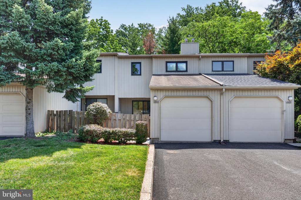 1601 SENECA RUN