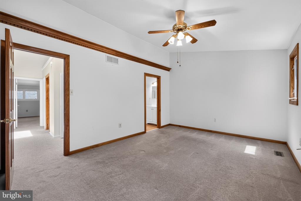 1601 SENECA RUN