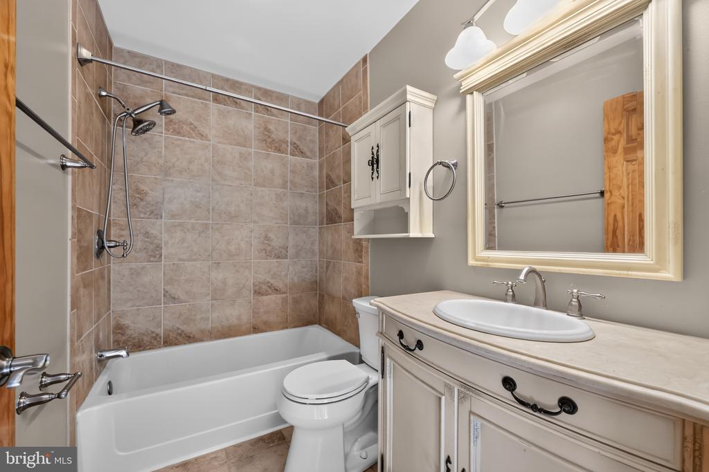 1601 SENECA RUN