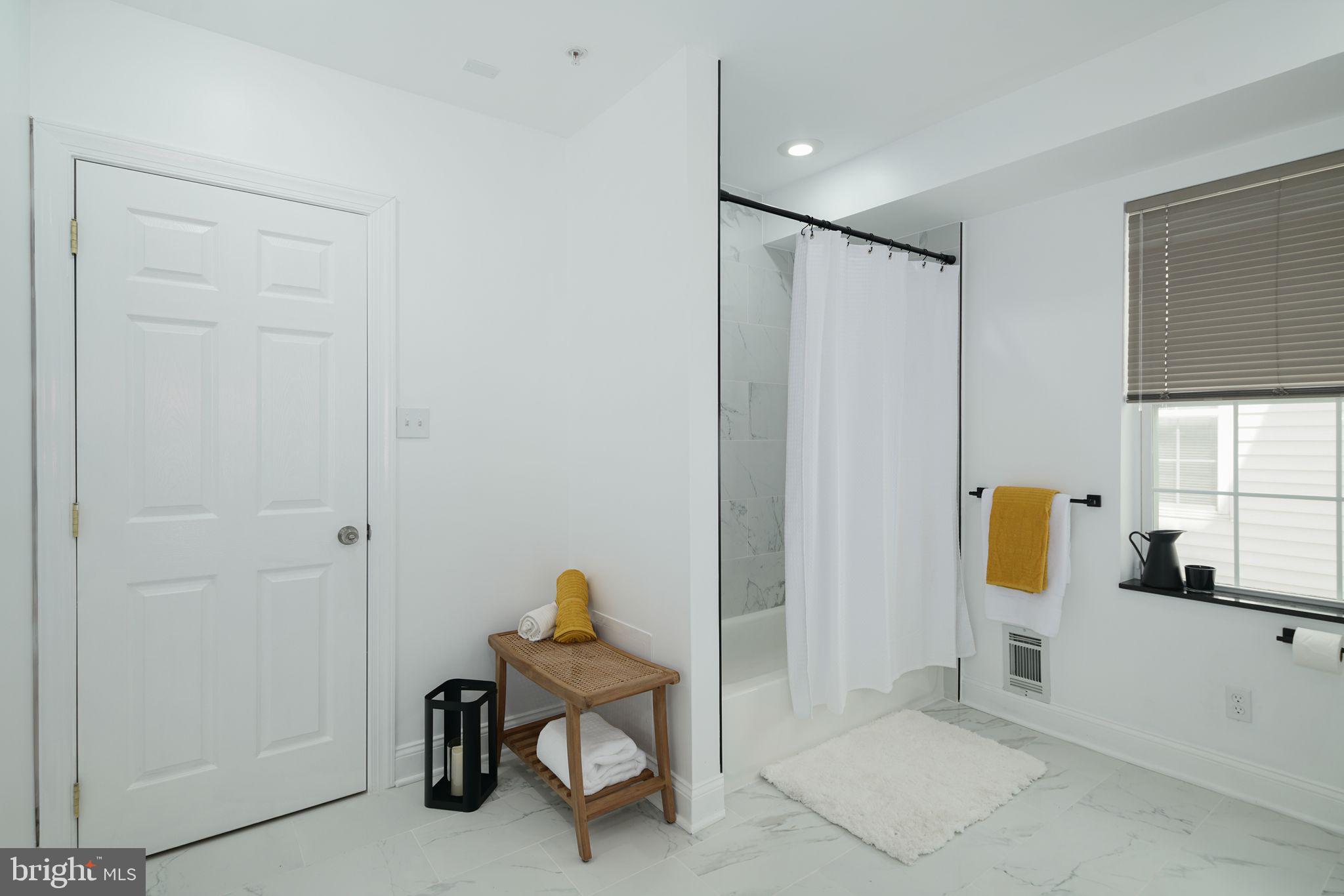 1707 Carpenter St #A