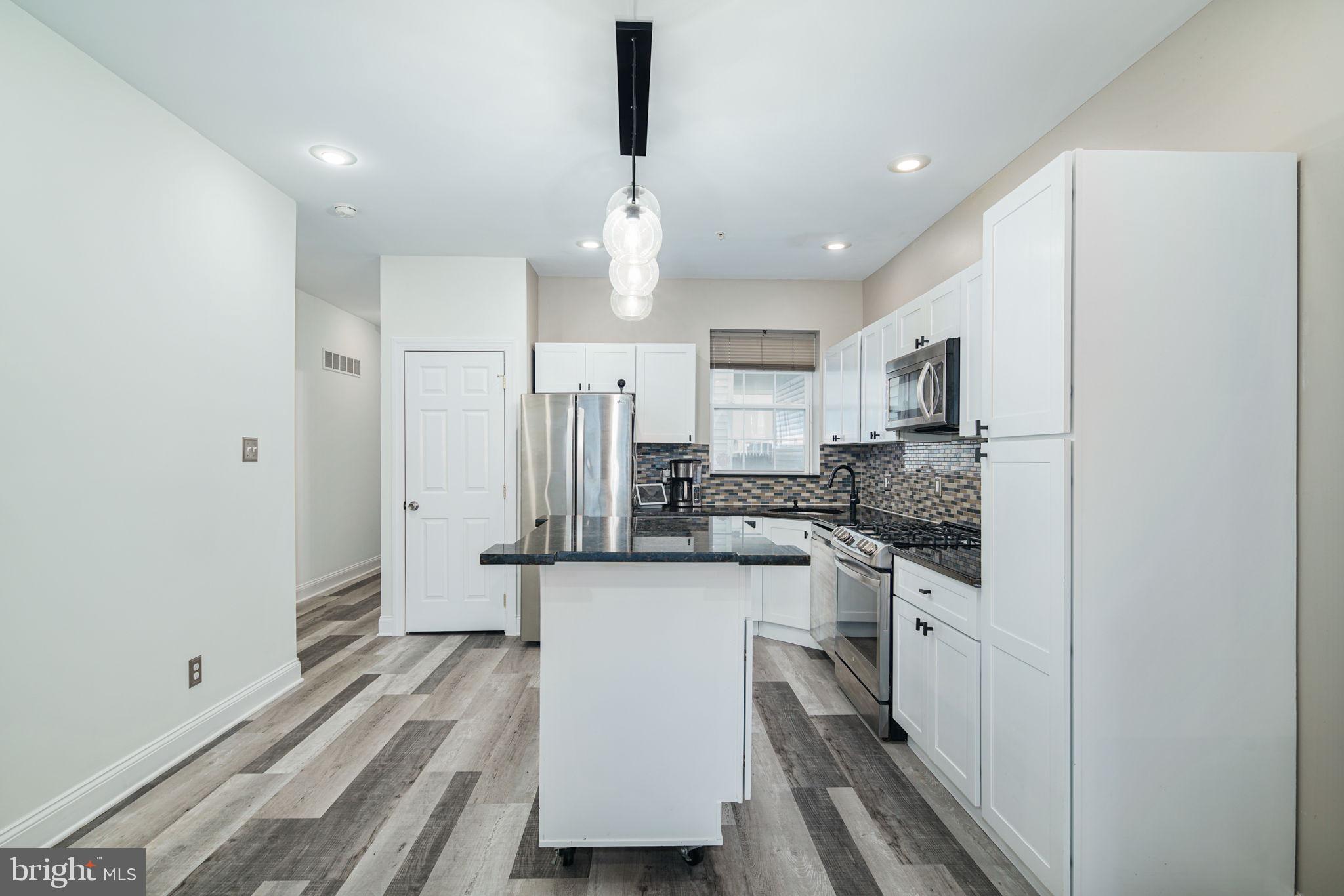 1707 Carpenter St #A