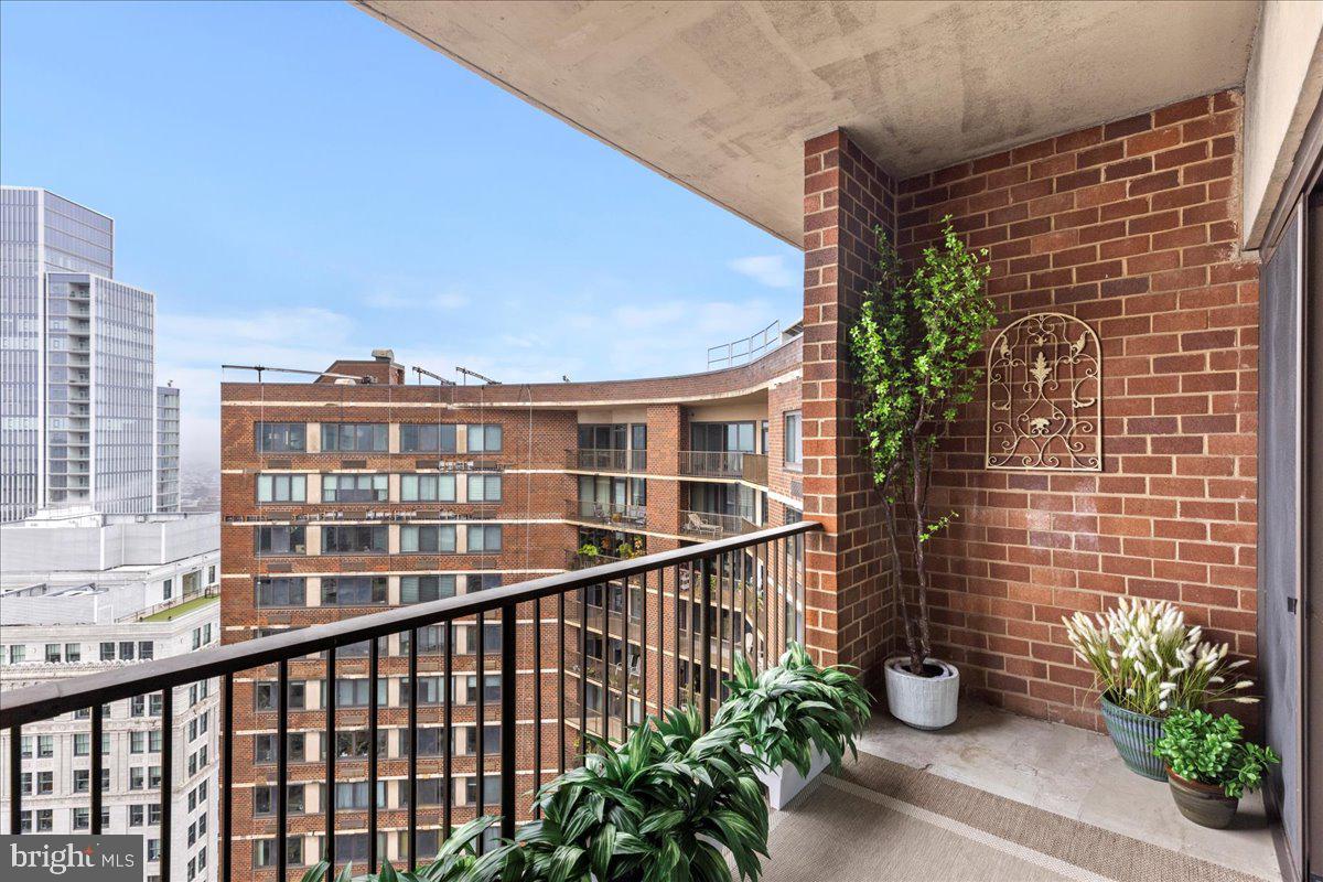 1420 Locust St #37d