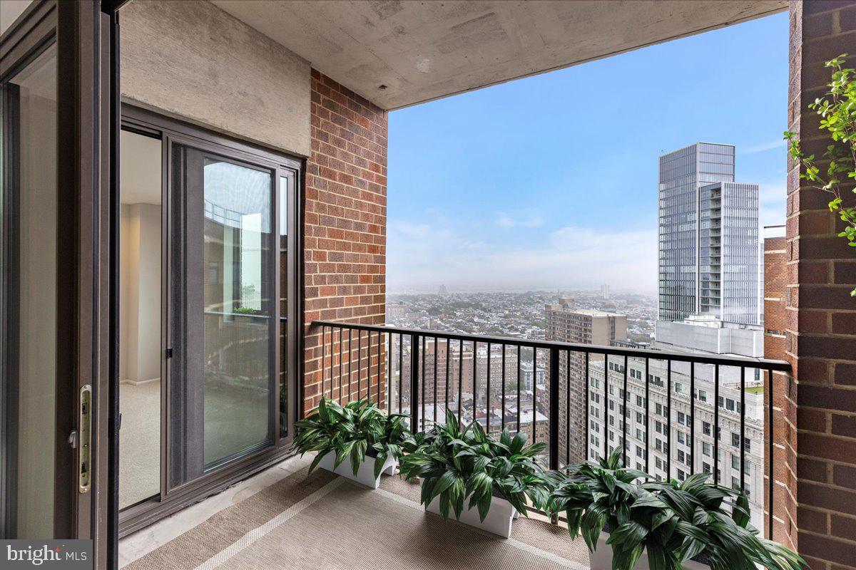 1420 Locust St #37d
