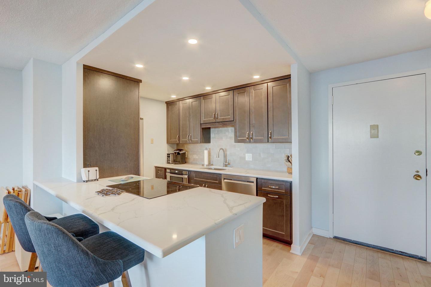 1420 Locust St #33g