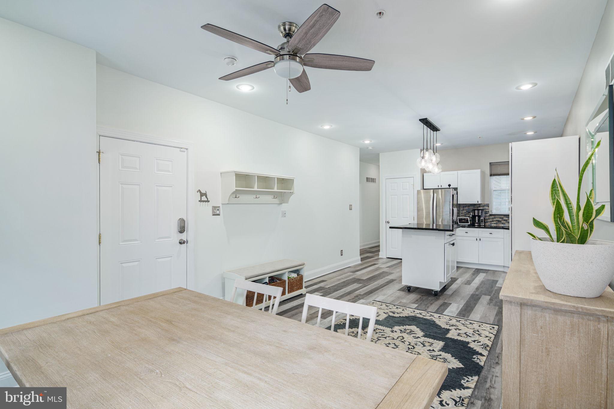 1707 Carpenter St #A