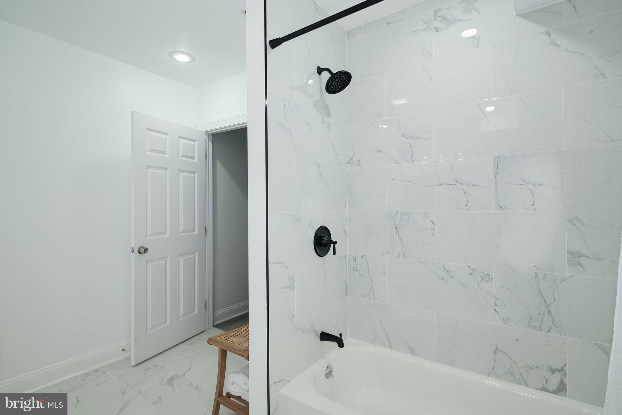 1707 Carpenter St #A