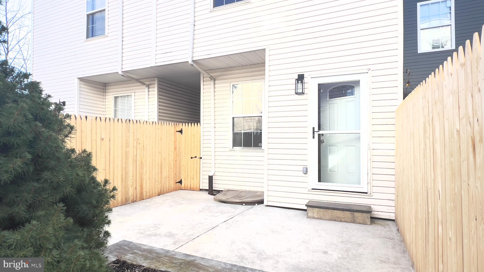 1707 Carpenter St #A