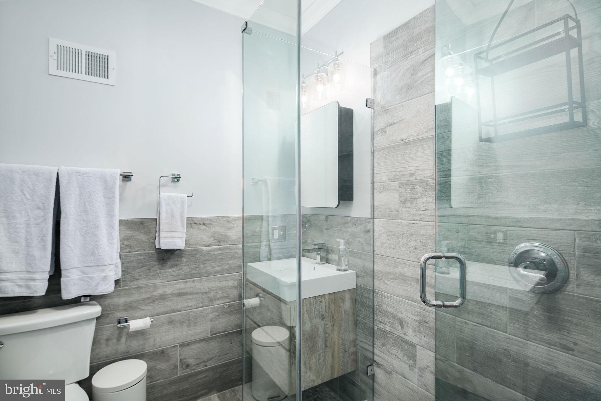 1707 Carpenter St #A