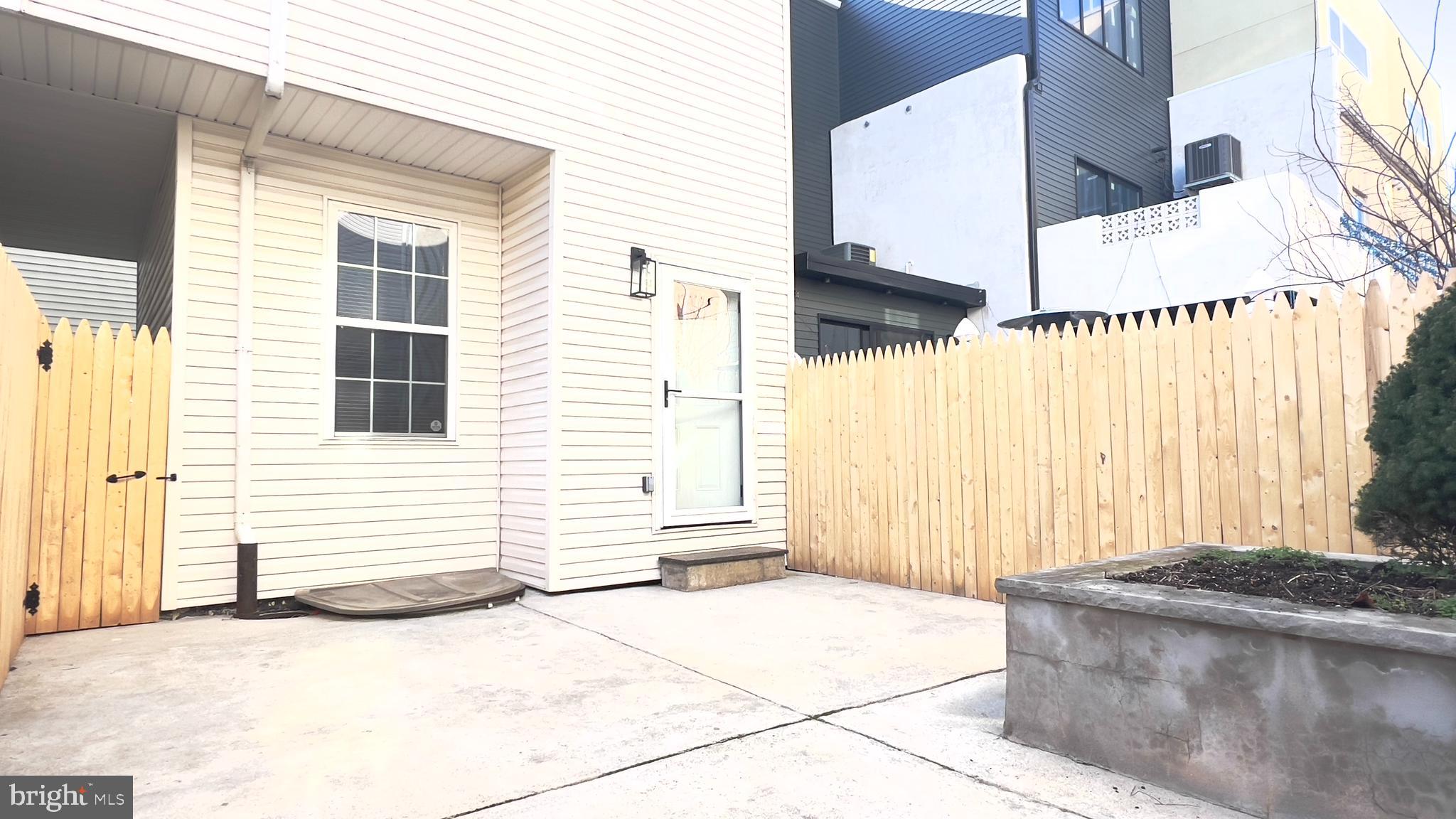 1707 Carpenter St #A