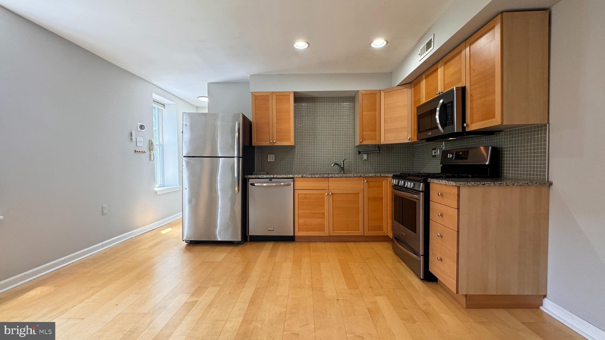 2400 CATHARINE ST #2