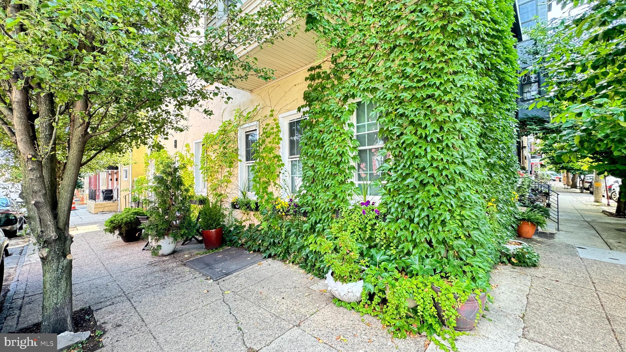 2400 CATHARINE ST #2