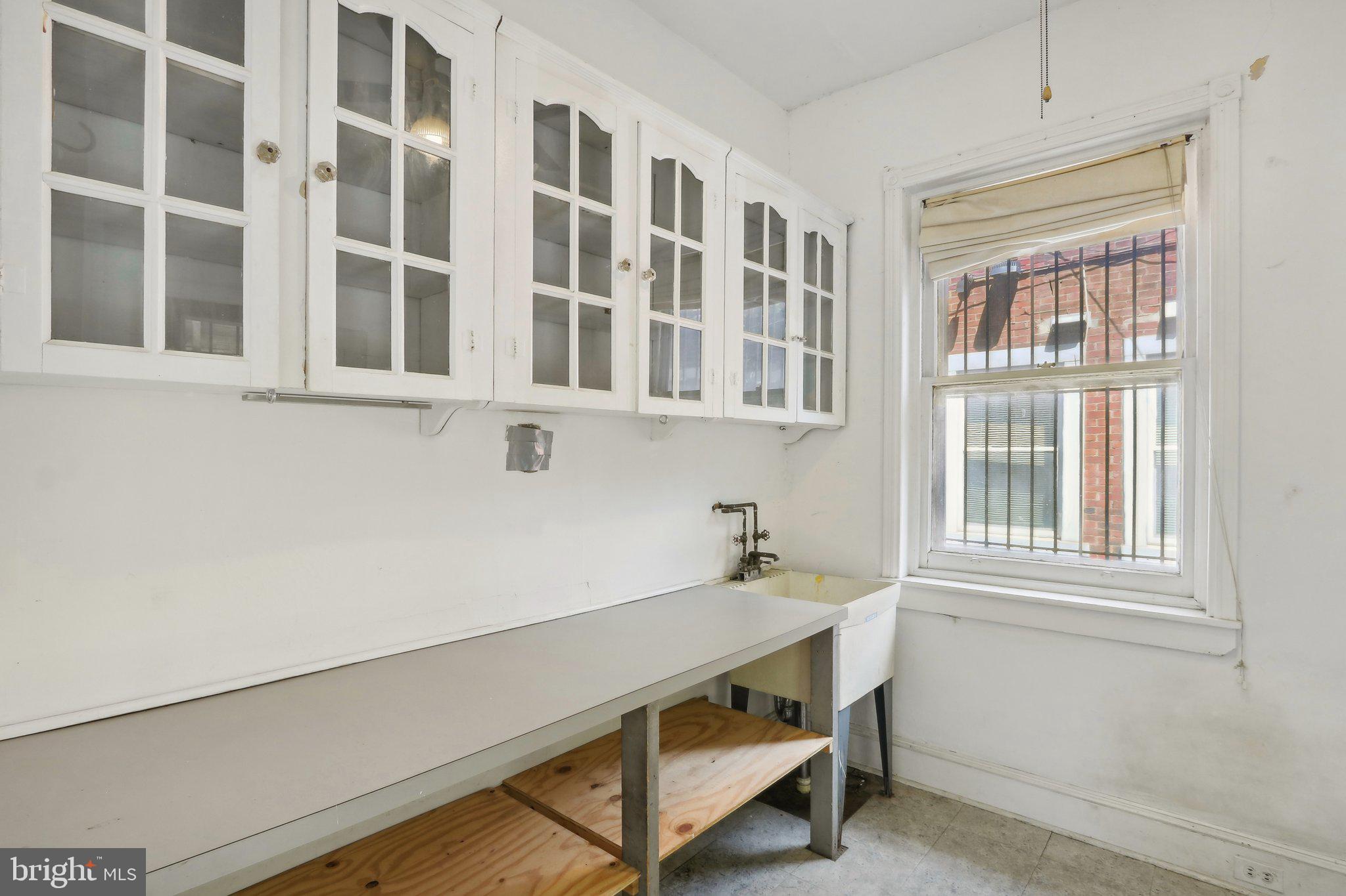 4708 Springfield Ave