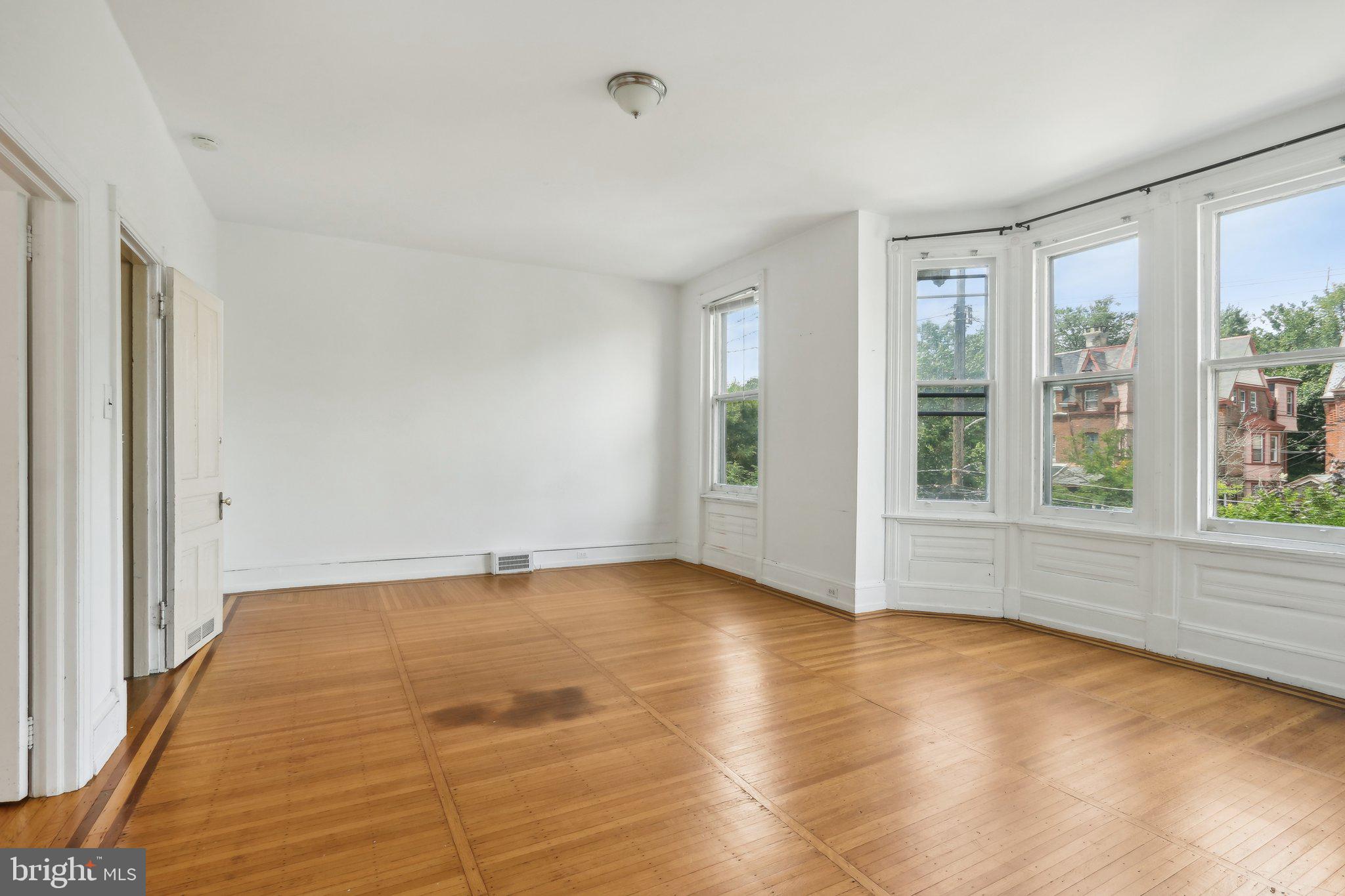 4708 Springfield Ave