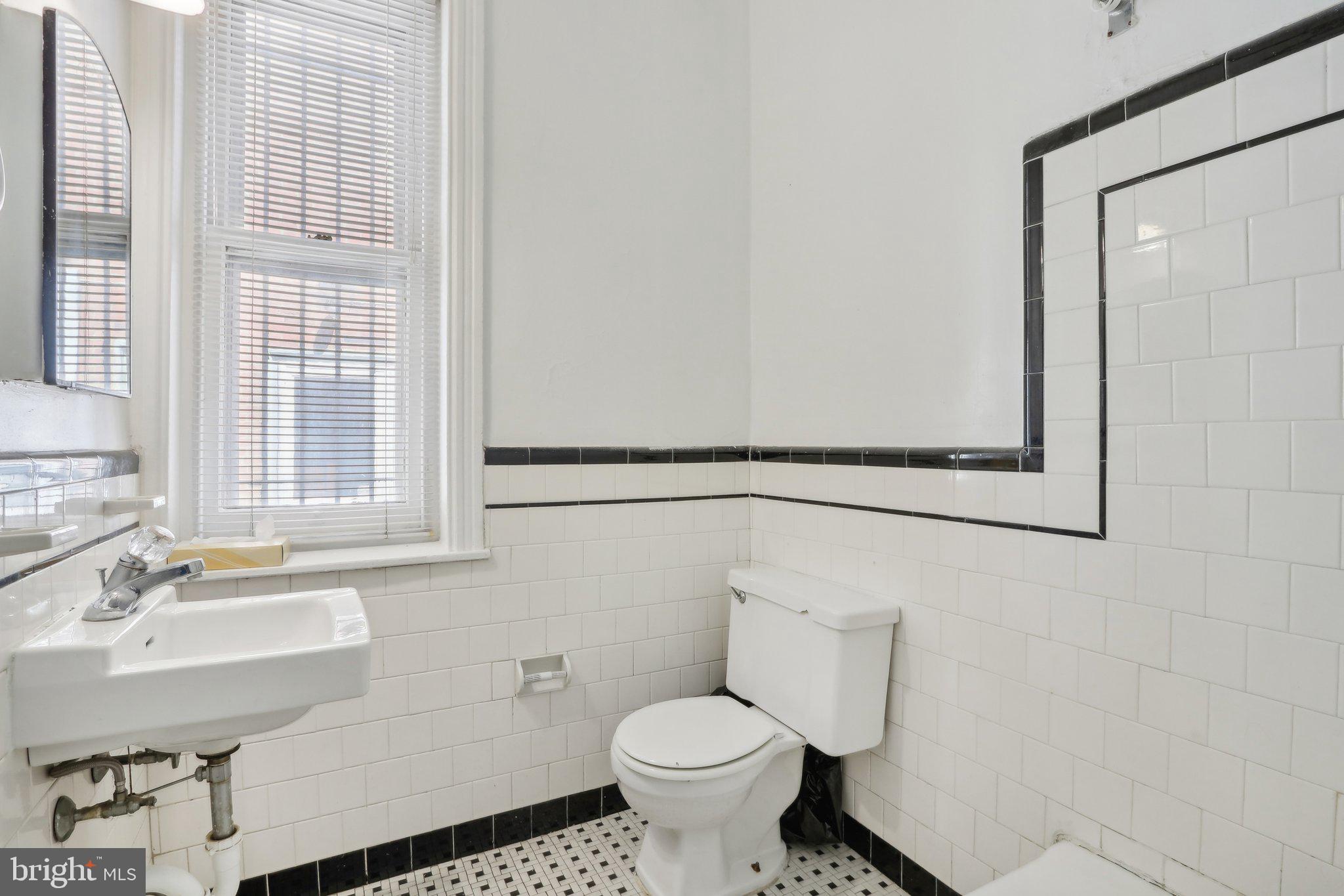 4708 Springfield Ave