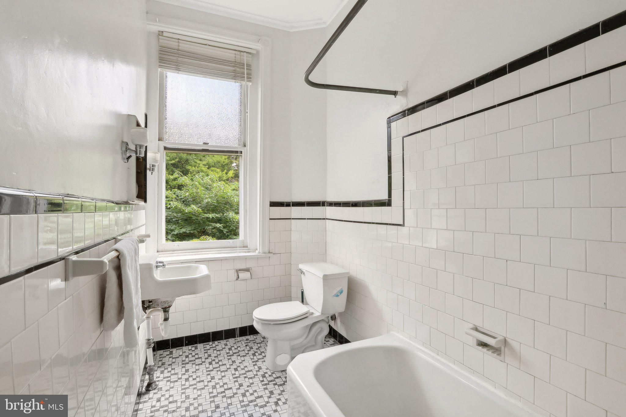 4708 Springfield Ave