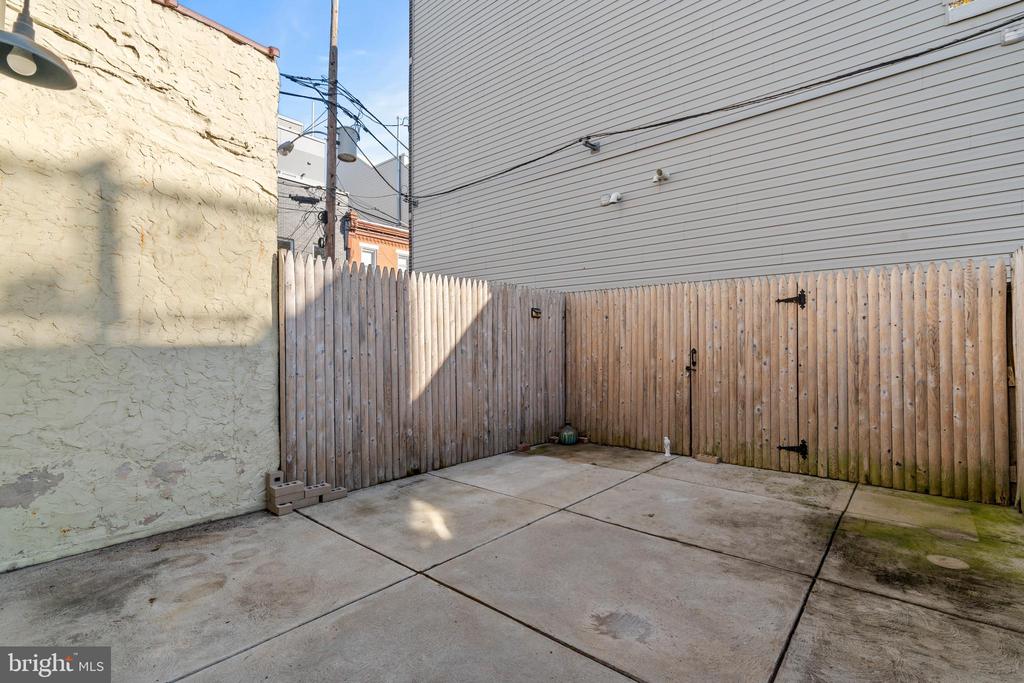 2627 Martha St
