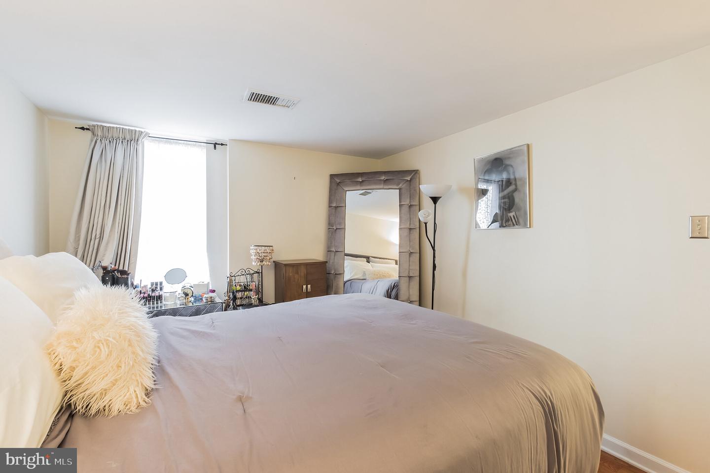 130-36 N BREAD ST #122