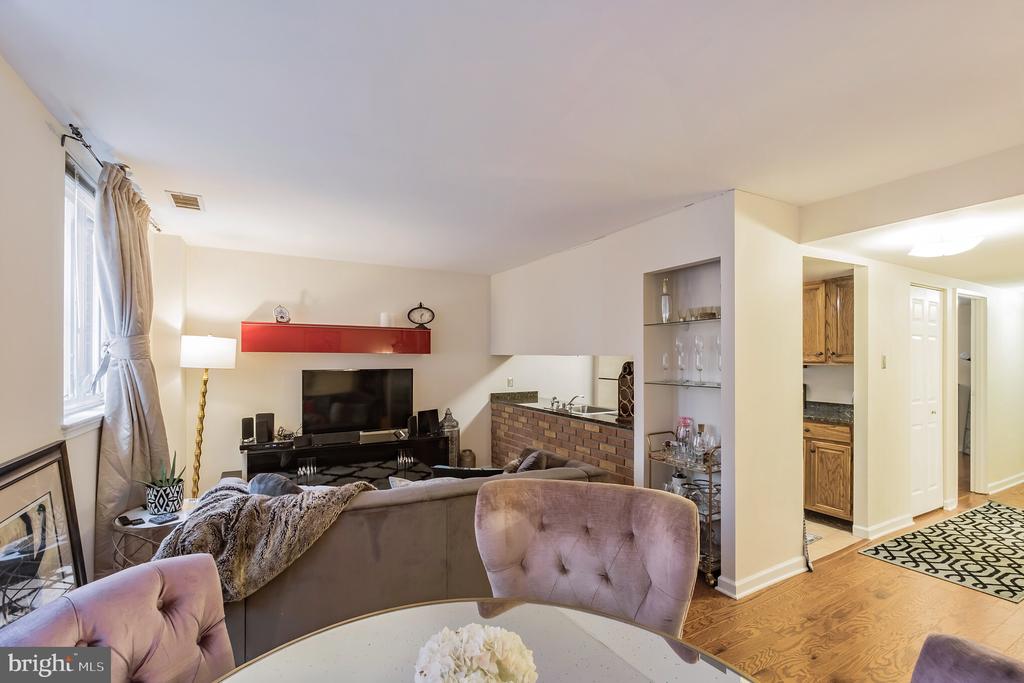 130-36 N BREAD ST #122