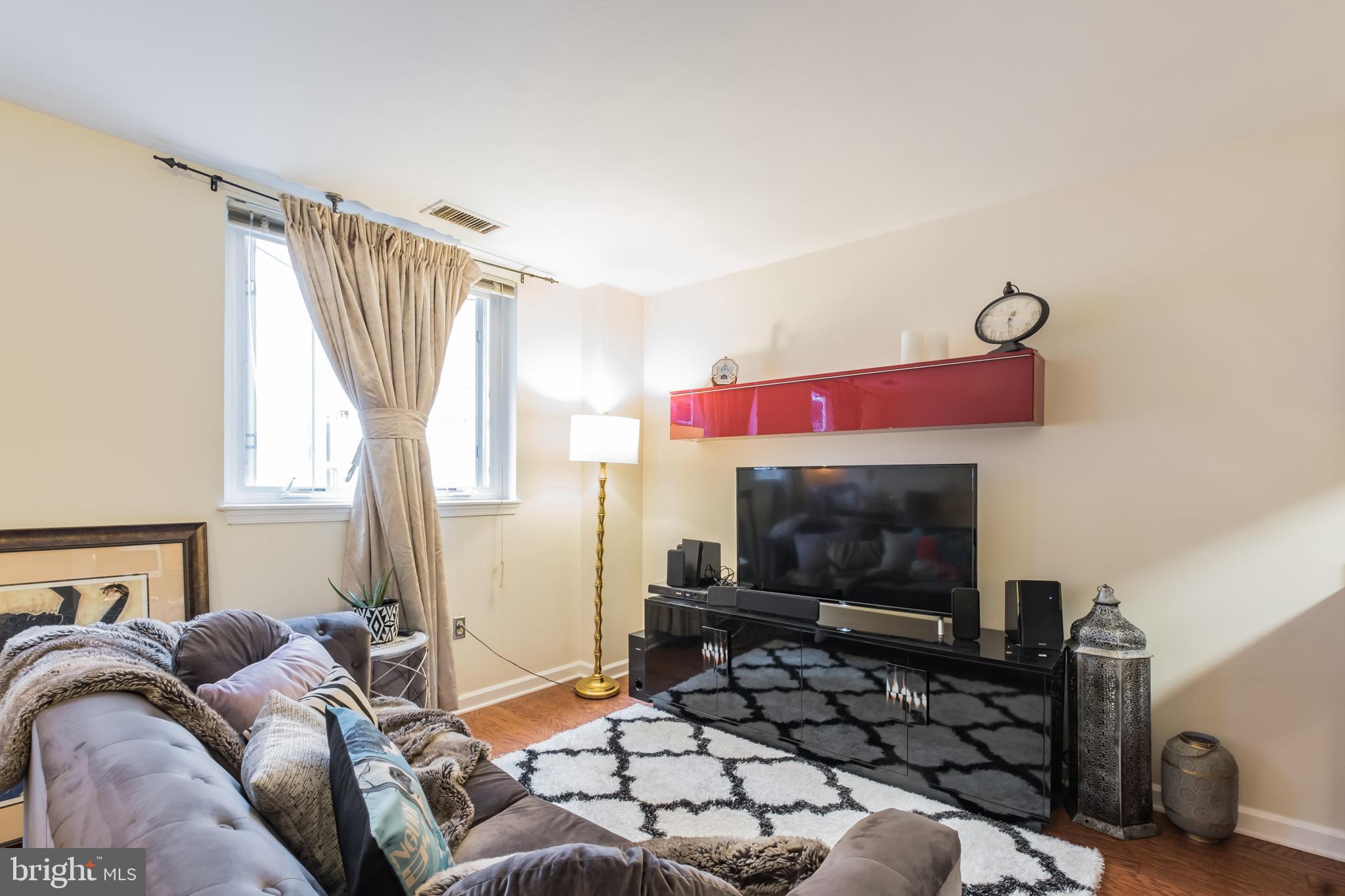 130-36 N BREAD ST #122