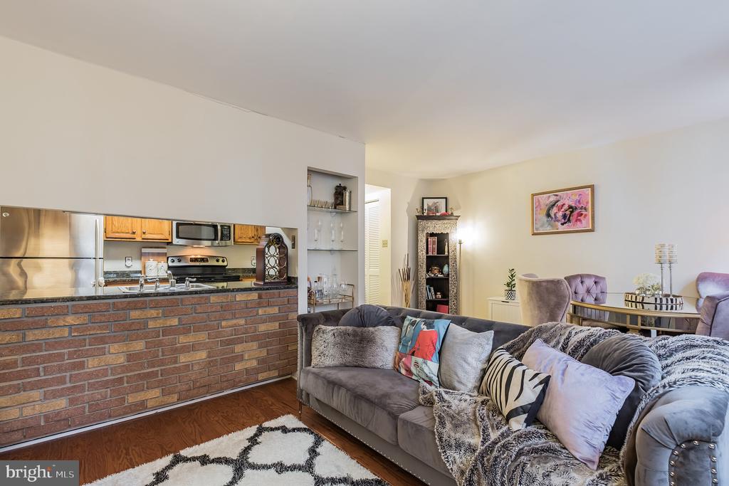 130-36 N BREAD ST #122