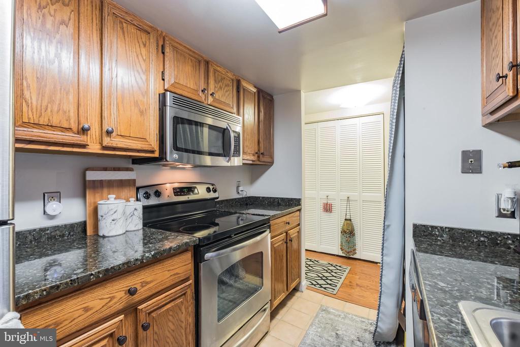 130-36 N BREAD ST #122
