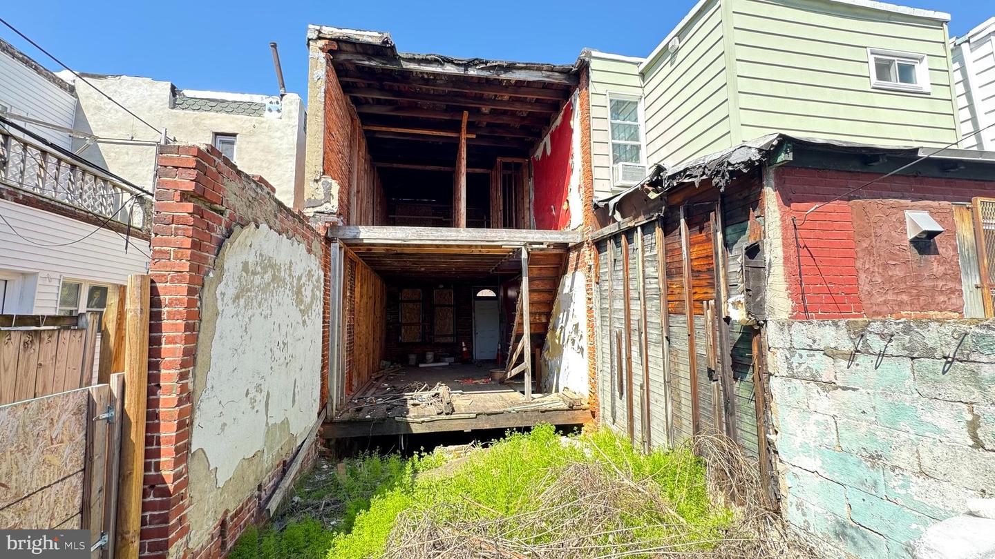 1645 S Mole St