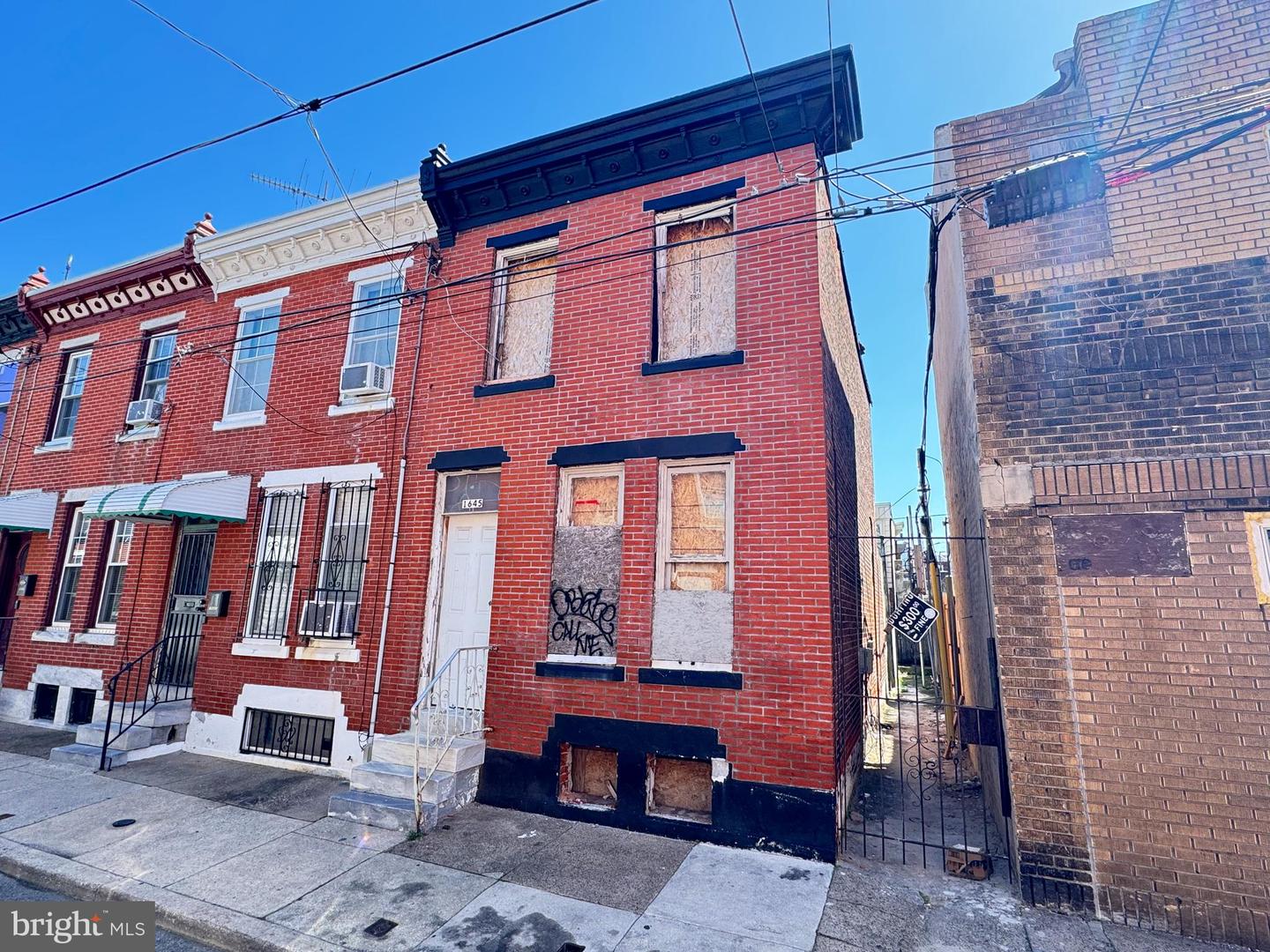 1645 S Mole St