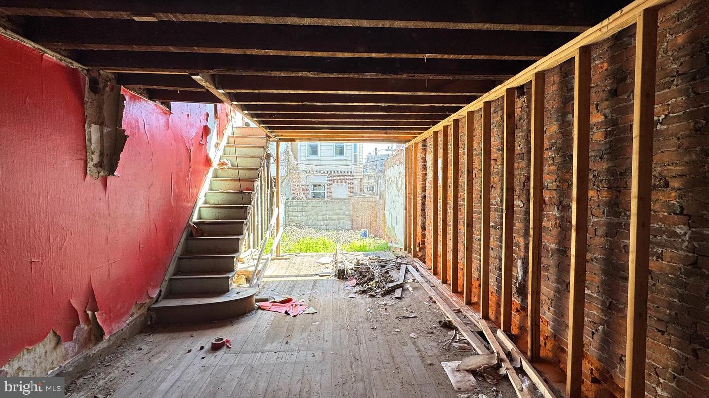 1645 S Mole St