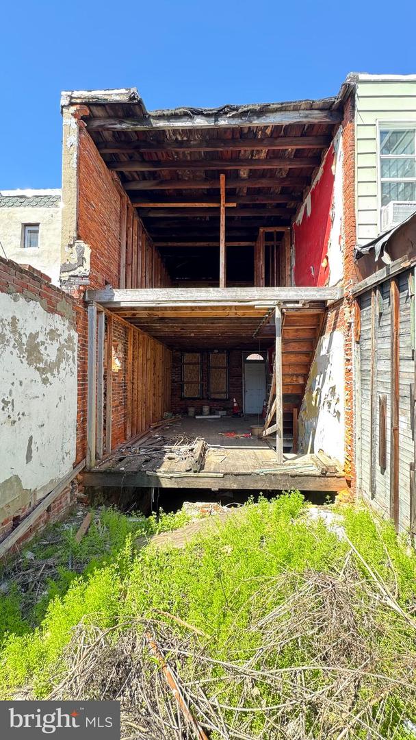 1645 S Mole St