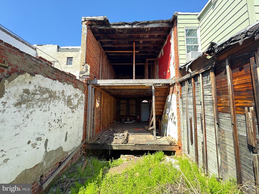 1645 S Mole St