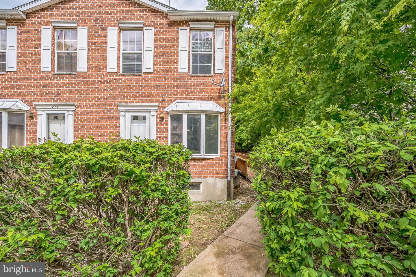 216 Parker Ave