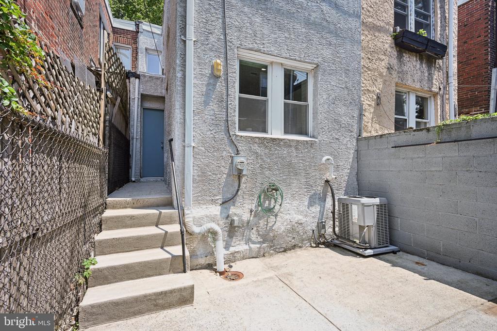 1330 S 24th St