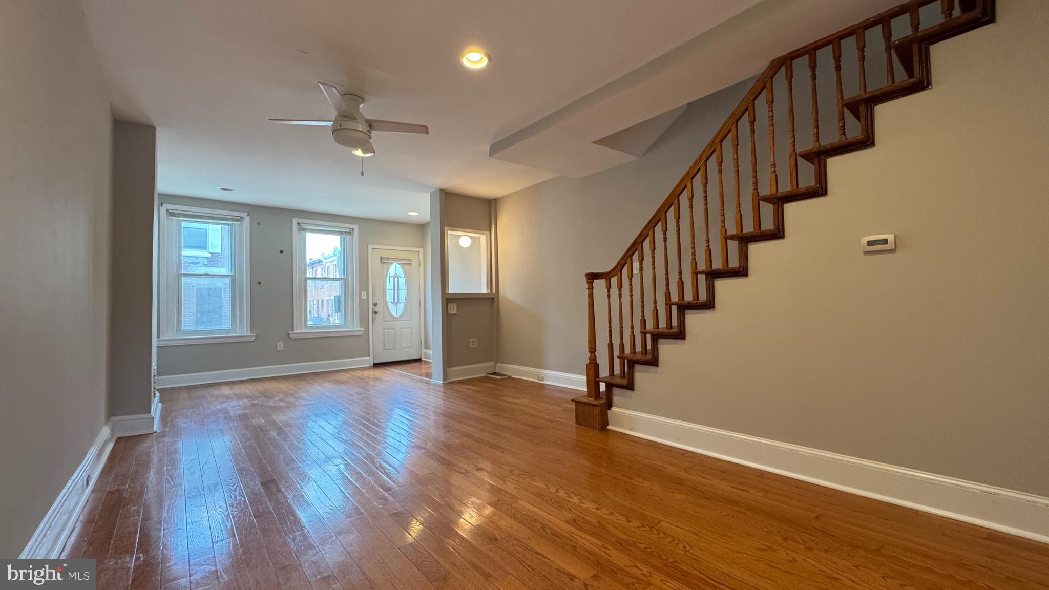 1841 E Clementine St