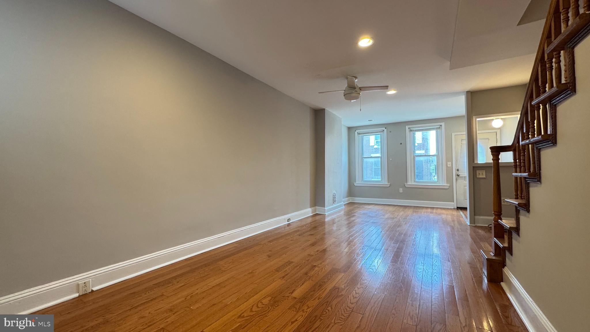 1841 E Clementine St