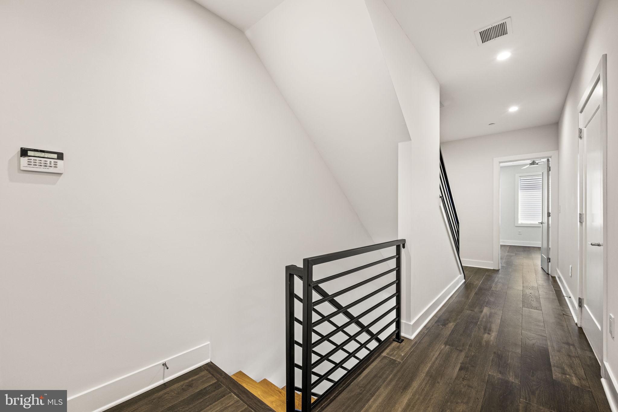 1217 BAINBRIDGE STREET