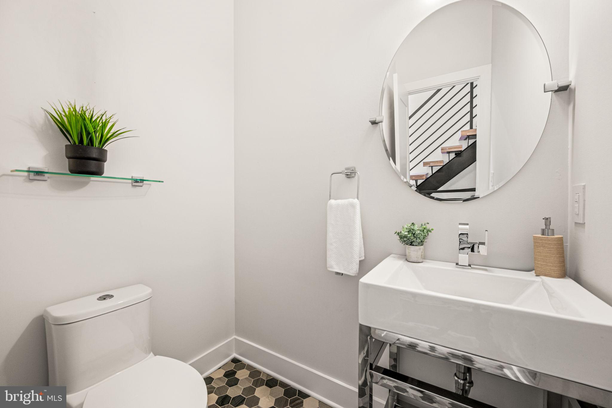 1217 BAINBRIDGE STREET