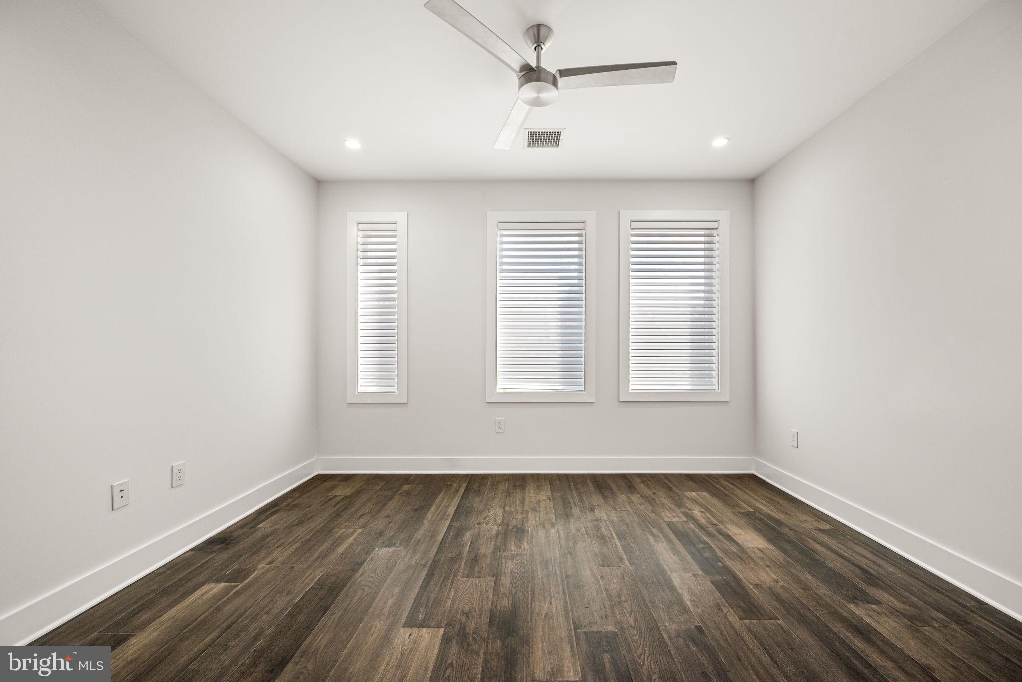 1217 BAINBRIDGE STREET