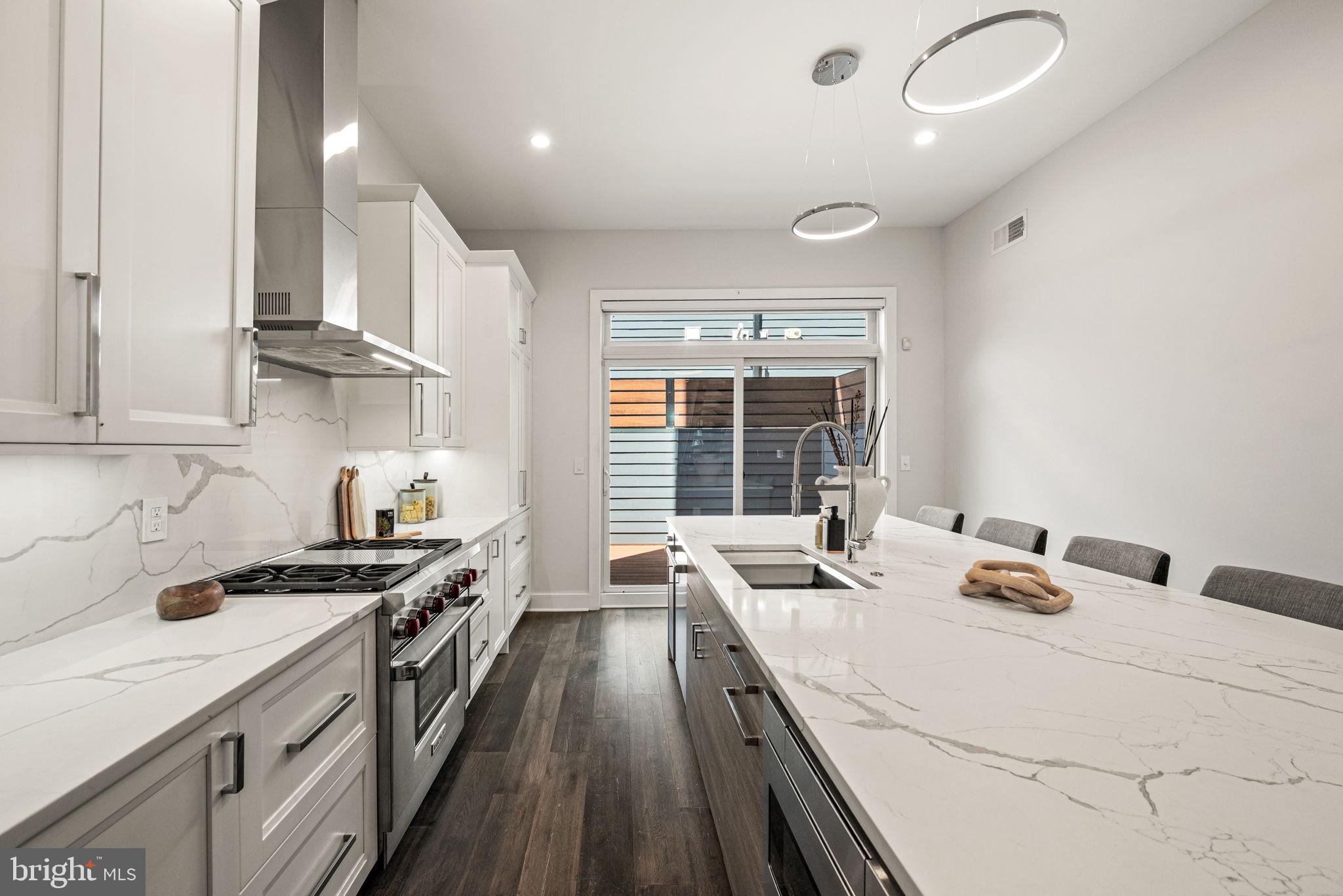 1217 BAINBRIDGE STREET