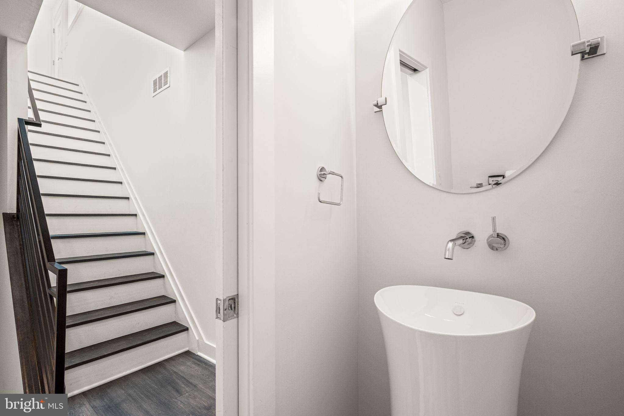 1217 BAINBRIDGE STREET