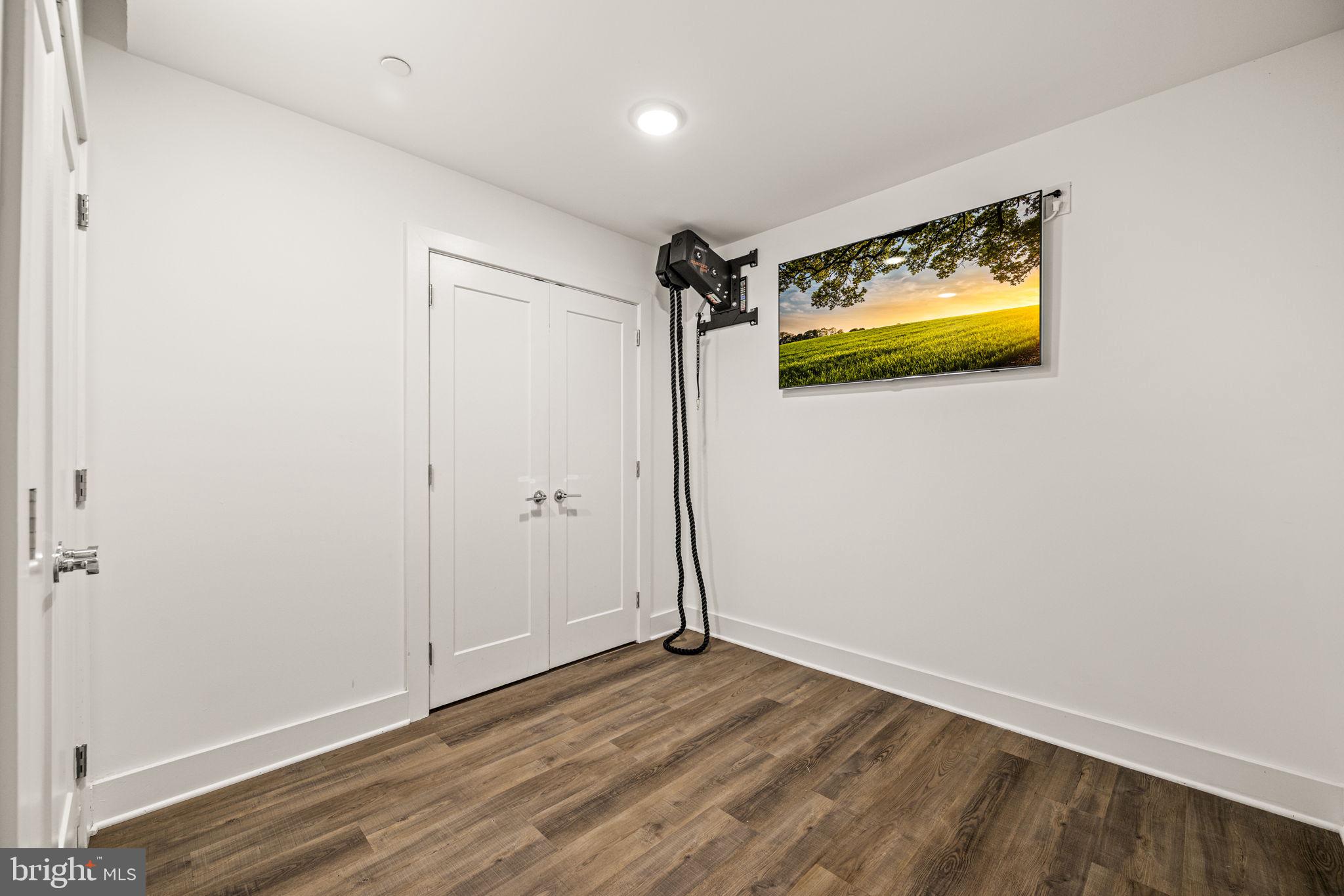 1217 BAINBRIDGE STREET