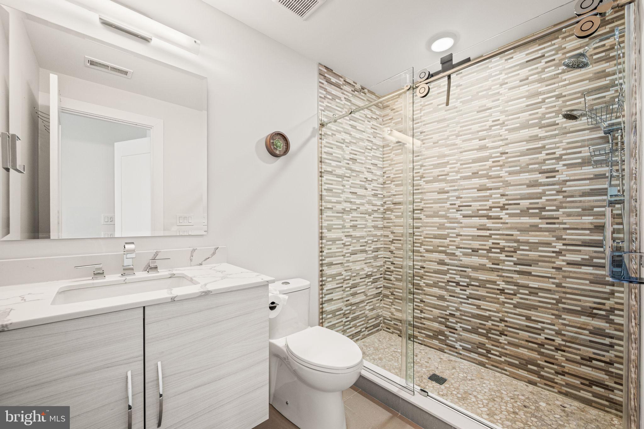 1217 BAINBRIDGE STREET